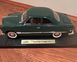 Mira by Solido Ford Coupe Scale Diecast Model Car