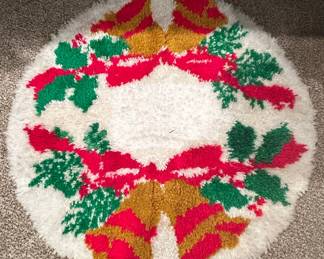 Vintage Latch Hook Christmas Wreath Rug