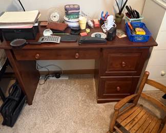 Winners Only Cape Cod BGN Flattop Writing Desk second image