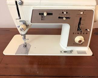 Singer Touch Sew Deluxe ZigZag Model Sewing Machine with Cabinet fourth image