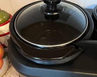 TRU Quart Triple Slow Cooker Server second image