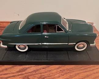 Mira by Solido Ford Coupe Scale Diecast Model Car third image