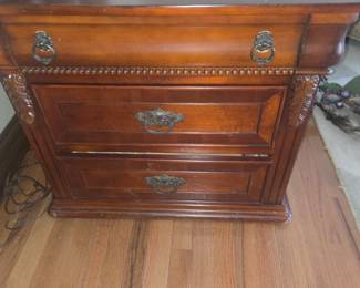 Smal 3 drawer chest