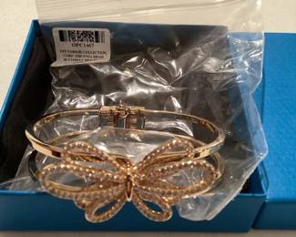 JTV Off Park Butterfly Bracelet $8.00