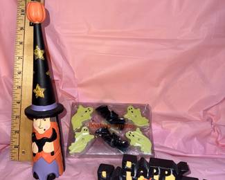 3 Halloween Items $6.00