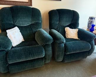 Plush Reclyners   