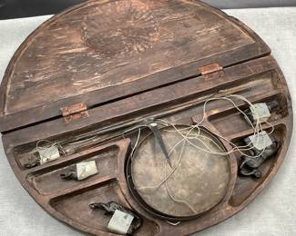 Opium scale with opium weights