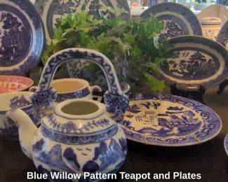 Blue Willow Pattern Teapot and Plates