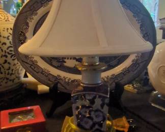 Vintage Blue and White Porcelain Ginger Jar Table Lamp with Cream Shade