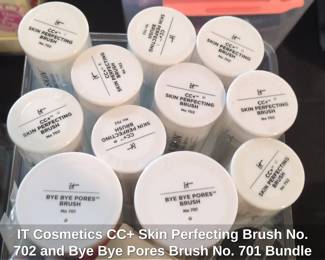 IT Cosmetics CC Skin Perfecting Brush No. and Bye Bye Pores Brush No. Bundle