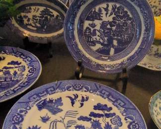 Johnson Brothers Blue Willow Dinner Plates
