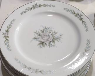 Diamond China Bouquet China Set second image