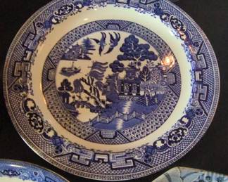 Churchill Blue Willow Dinner Plate