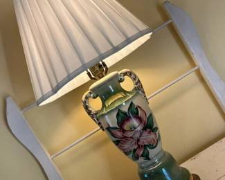 204 Vintage Floral Porcelain Table Lamp