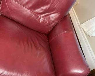 204 Leather Settee Upholstery Detail