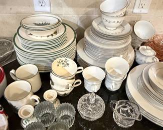 Cuthbertson Christmas Tree China Set