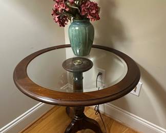 Mersman Mahogany Round Pedestal Accent Table