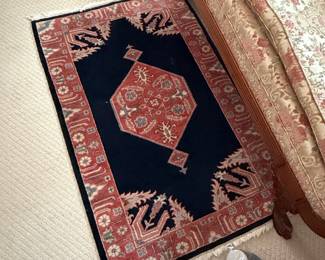 Vintage Malayer Persian Rug - Medallion Design