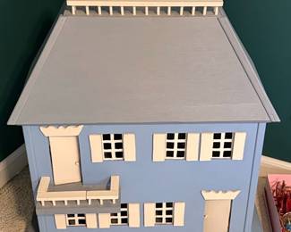 Le Toy Van Dollhouse with Miniature Furniture Set