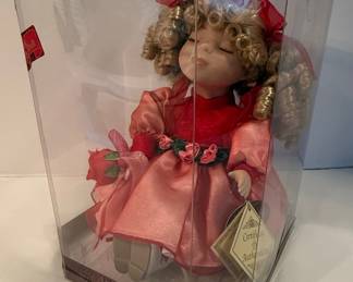 Collector's Choice "Love Story" Wind Up Musical Porcelain Doll