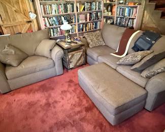 Jackson Furniture Industries Sectional Sofa with Ottoman