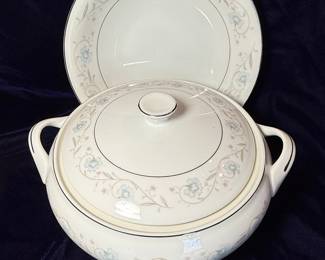 English Garden Fine China Dinnerware Set