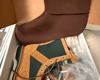 Hodgman Wadelite Breathable Waders and Wading Shoes - New In Box