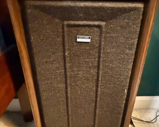 GE 11-6027A Integrated Stereo System with Virtuoso Tuned Port Speakers