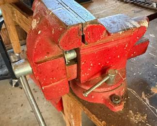 Cal-Hawk Bench Vises