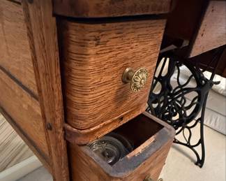 Singer "Vibrating Shuttle" Treadle Sewing Machine with Quarter Sawn Oak Cabinet