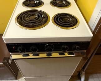 Holiday 20-Inch Electric Range