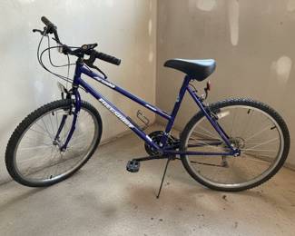 Free Spirit AT1800 18-Speed Mountain Bike