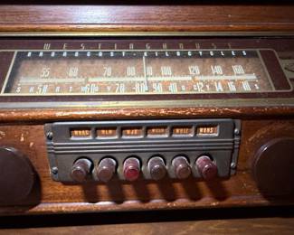Westinghouse H-104 Cathedral Radio