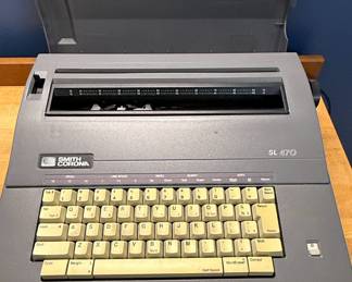 Smith Corona SL 470 Electronic Typewriter