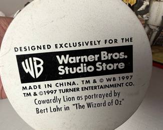 The Wizard of Oz Lunch Box with Cowardly Lion and Scarecrow Warner Bros. Figures