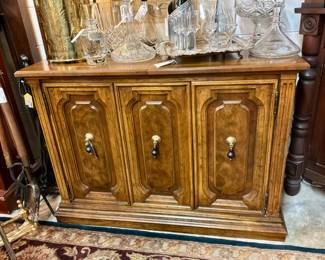 Sideboard/Buffet 