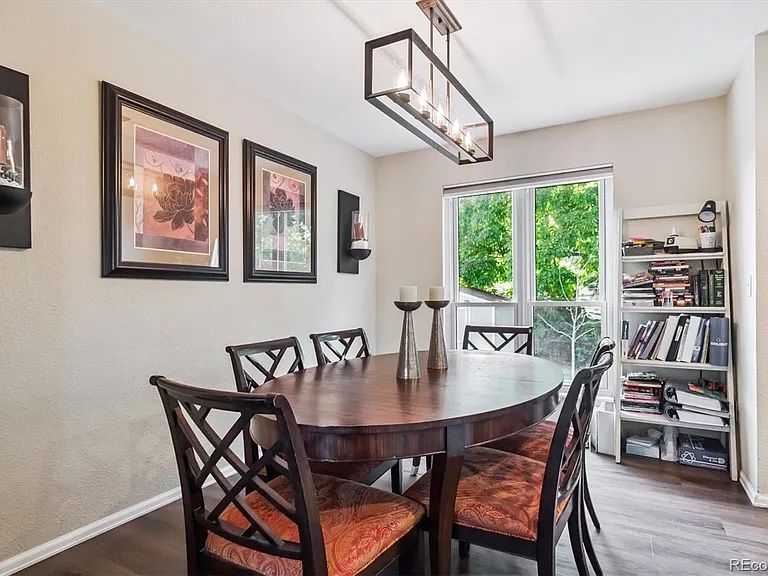 Ethan Allen Kitchen Table with 6 chairs