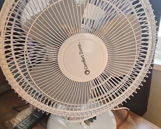 Comfort Zone 16-inch Oscillating Table Fan