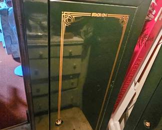 1 of 2 pictures - Stack On Gun Safe