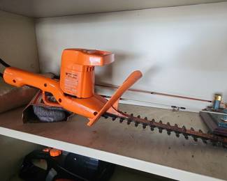 Black & Decker HT18 Electric Hedge Trimmer