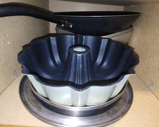 Assorted Bakeware and Cookware