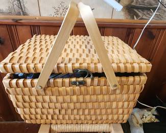 Wicker Picnic Basket with Wooden Handles and Clasp