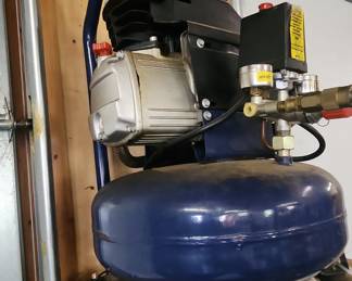 Campbell Hausfeld 6 Gallon Quiet Air Compressor