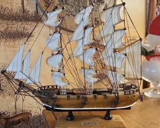 Wooden Model Ship "Fragata Siglo XVIII"
