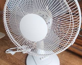 Mainstays 12" 3-Speed Oscillating Table Fan