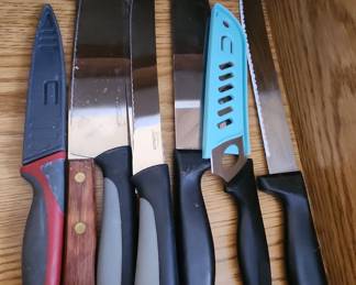 Assorted knives