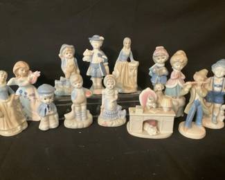 Figurines Hues Of Blue