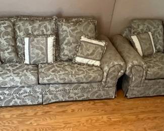 Quinn Mocha Loveseat And Couch