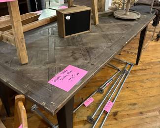 Display Rustic Table - Iron Pipe clothing racks