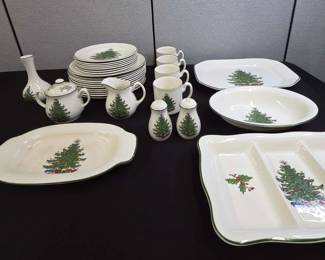 Cuthbertson Christmas Tree Dinnerware Set